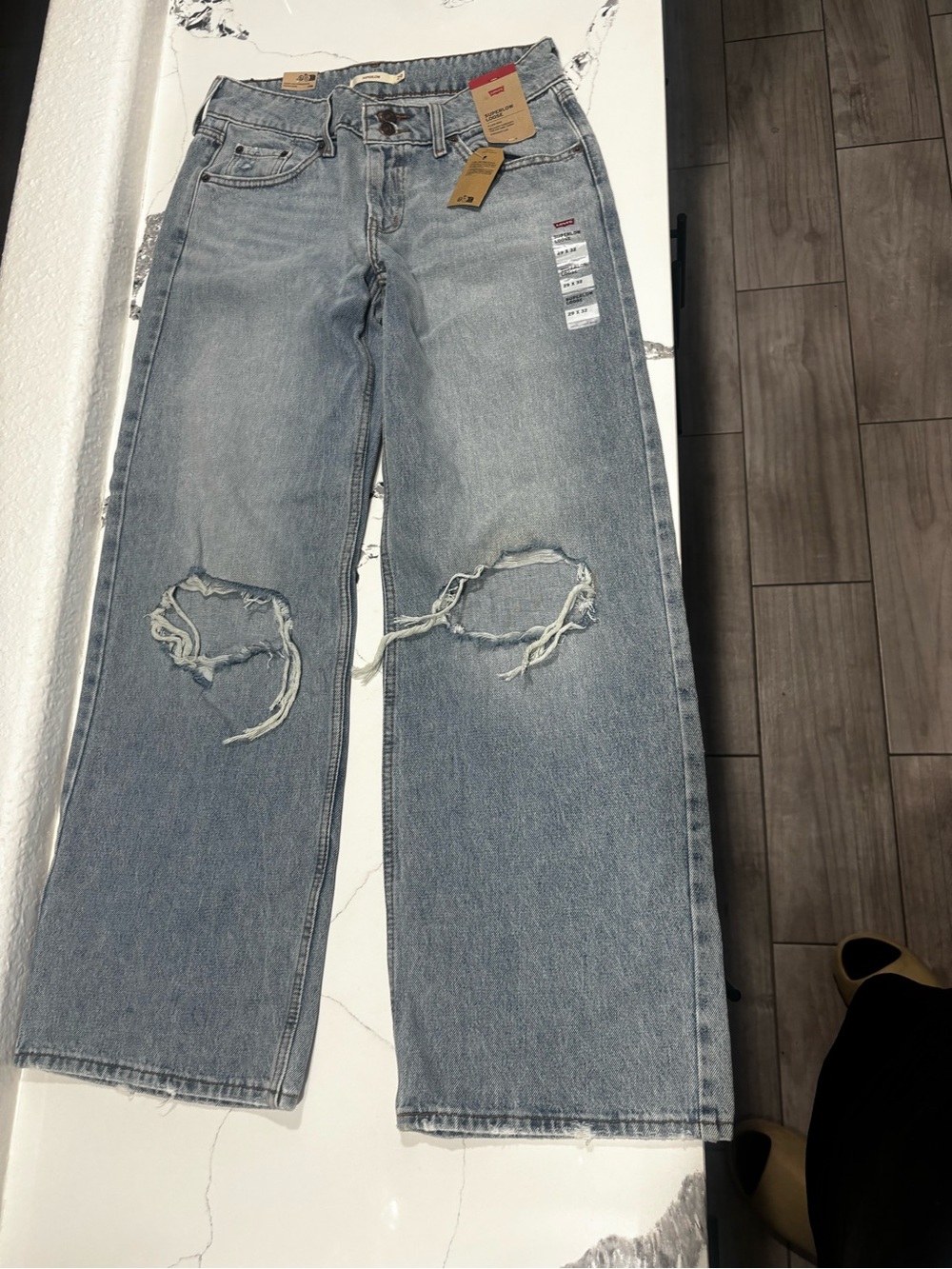 Levi's super low loose straight leg size 29 new